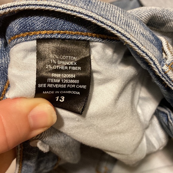 Hot Topic Denim Mom Cuffed Shorts - Picture 4 of 4